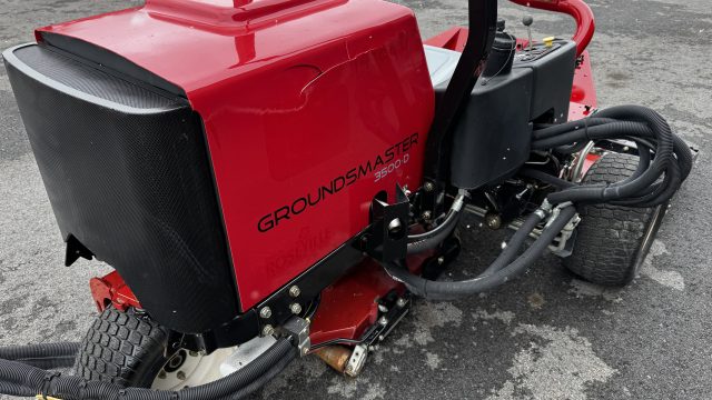 Toro-Groundsmaster-3500-Sidewinder-8.jpg.74bcd31d76984e6348f8b13f83ed3abc.jpg