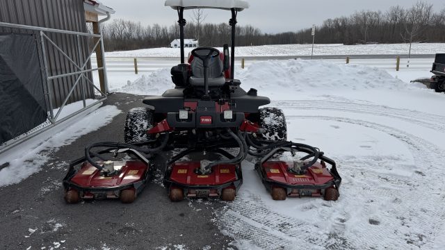 Toro-Groundsmaster-4500D-Rotary-Mower-1.jpeg.529c0591d2cc40e6a7294a3866611247.jpeg