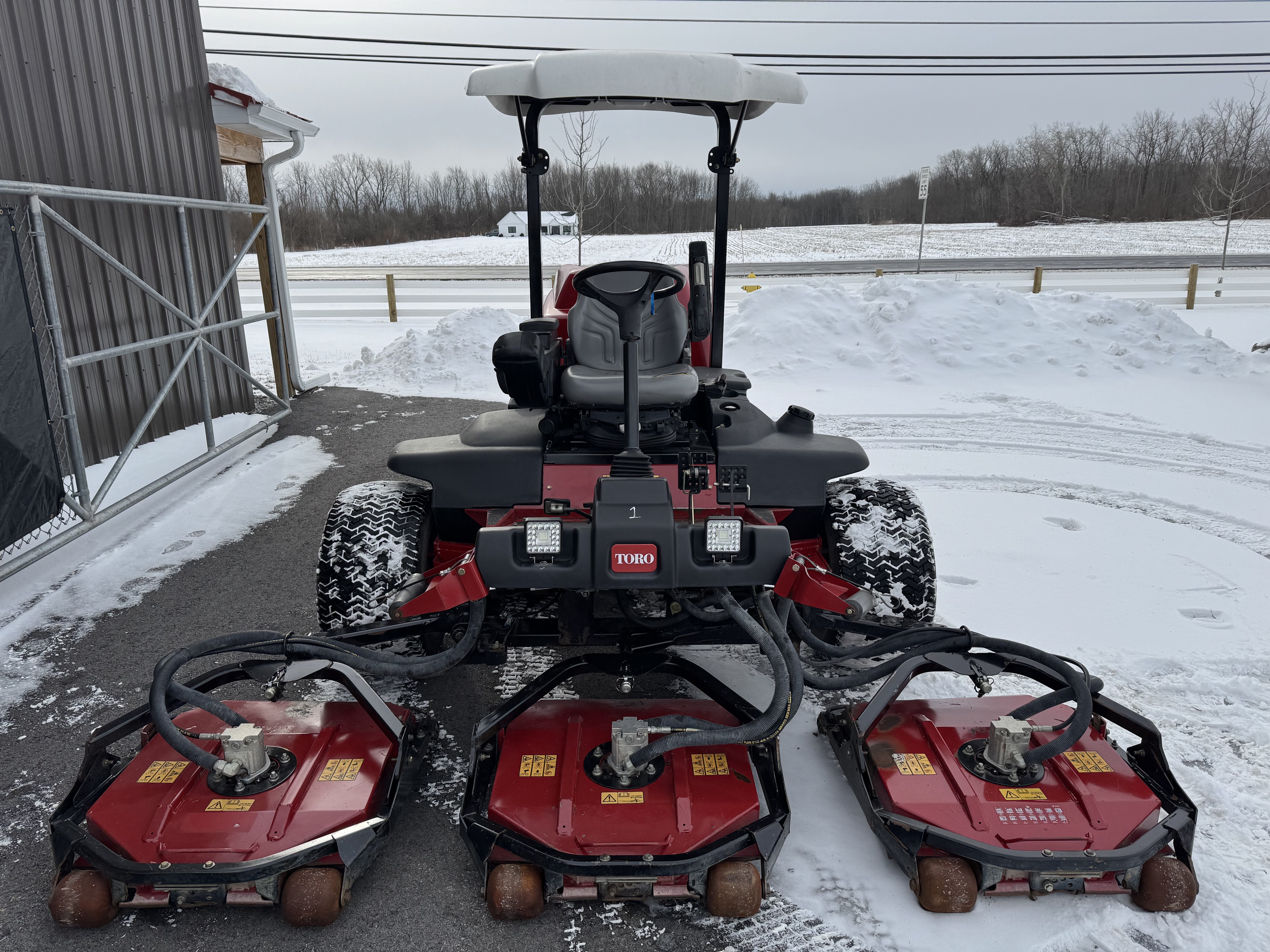 Toro-Groundsmaster-4500D-Rotary-Mower-2.jpeg.0217377140a374cc704ca8dc3951b7a3.jpeg