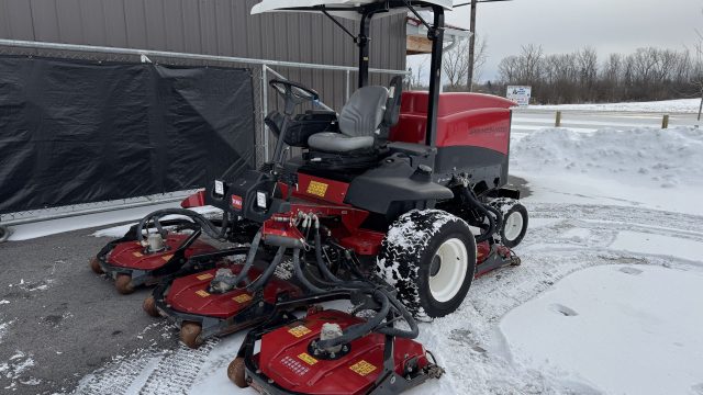 Toro-Groundsmaster-4500D-Rotary-Mower-3.jpeg.b3433c04962b66f41adba2c81a525f51.jpeg