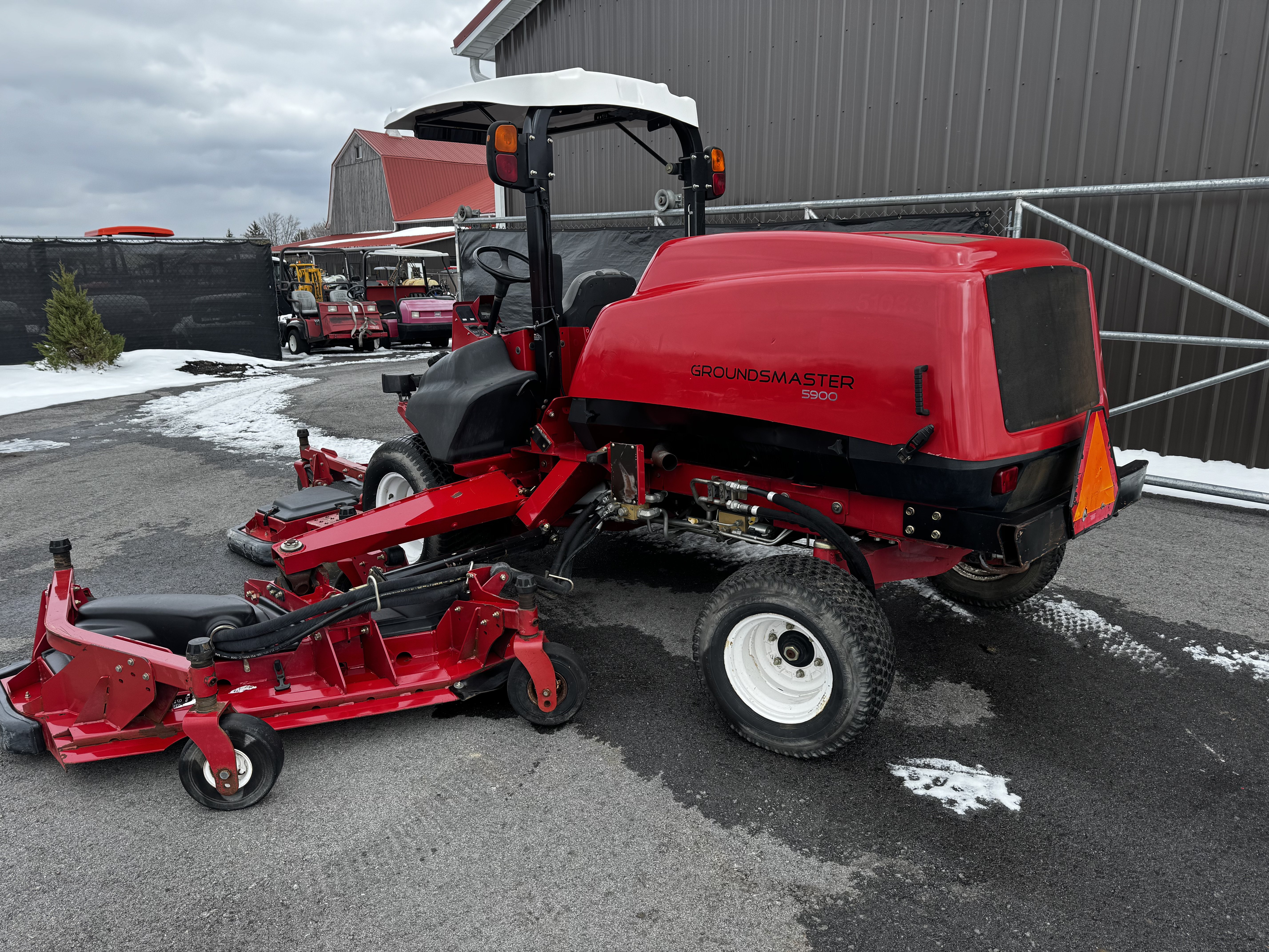 Toro-Groundsmaster-5900-Diesel-4×4-Wide-Area-Mower-2.jpg.499011b6e7f9d892308520259e99ee18.jpg