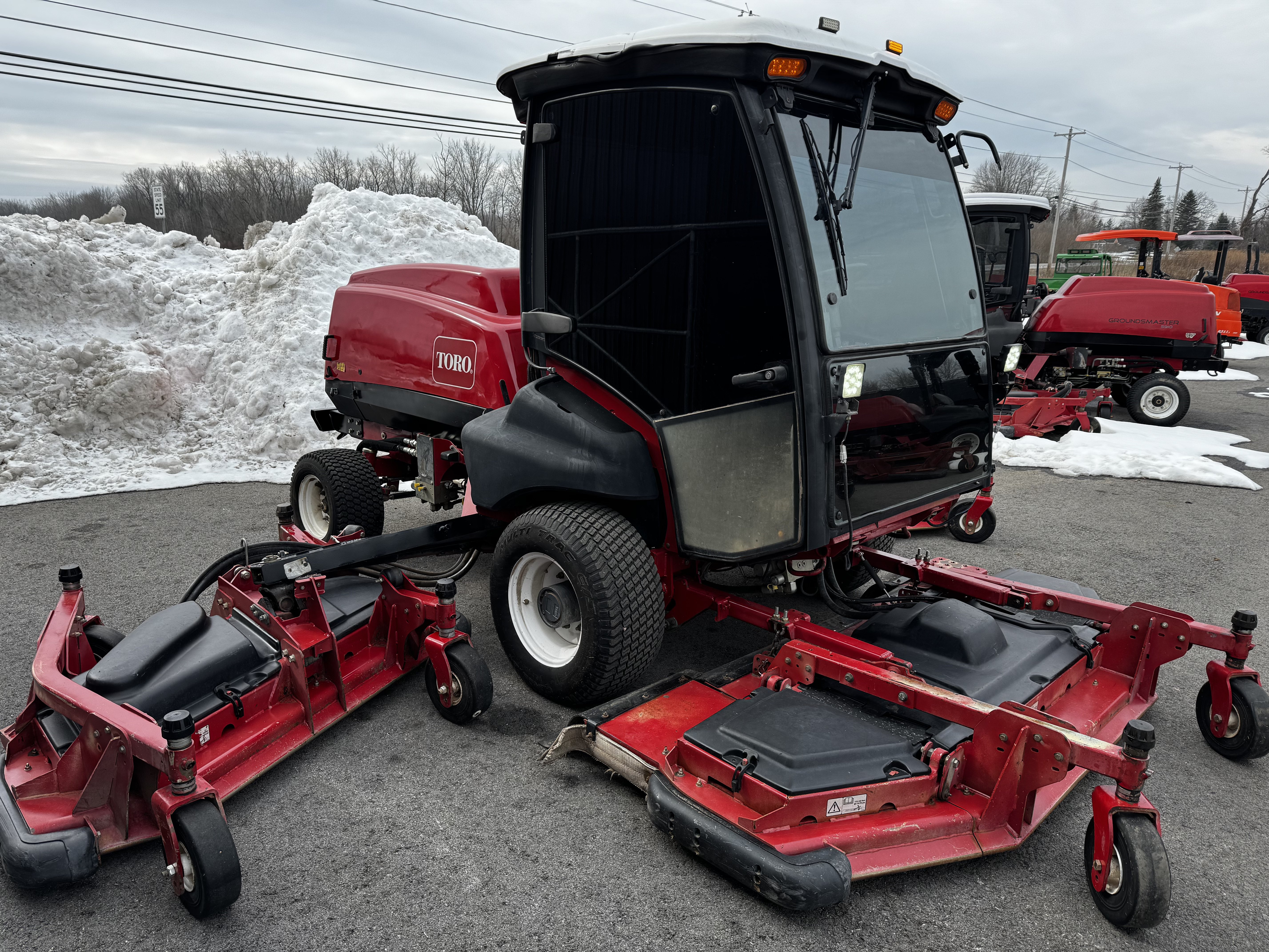 Toro-Groundsmaster-5910-10.jpg.3896a041c0f48f92a3065d49b62f1e41.jpg