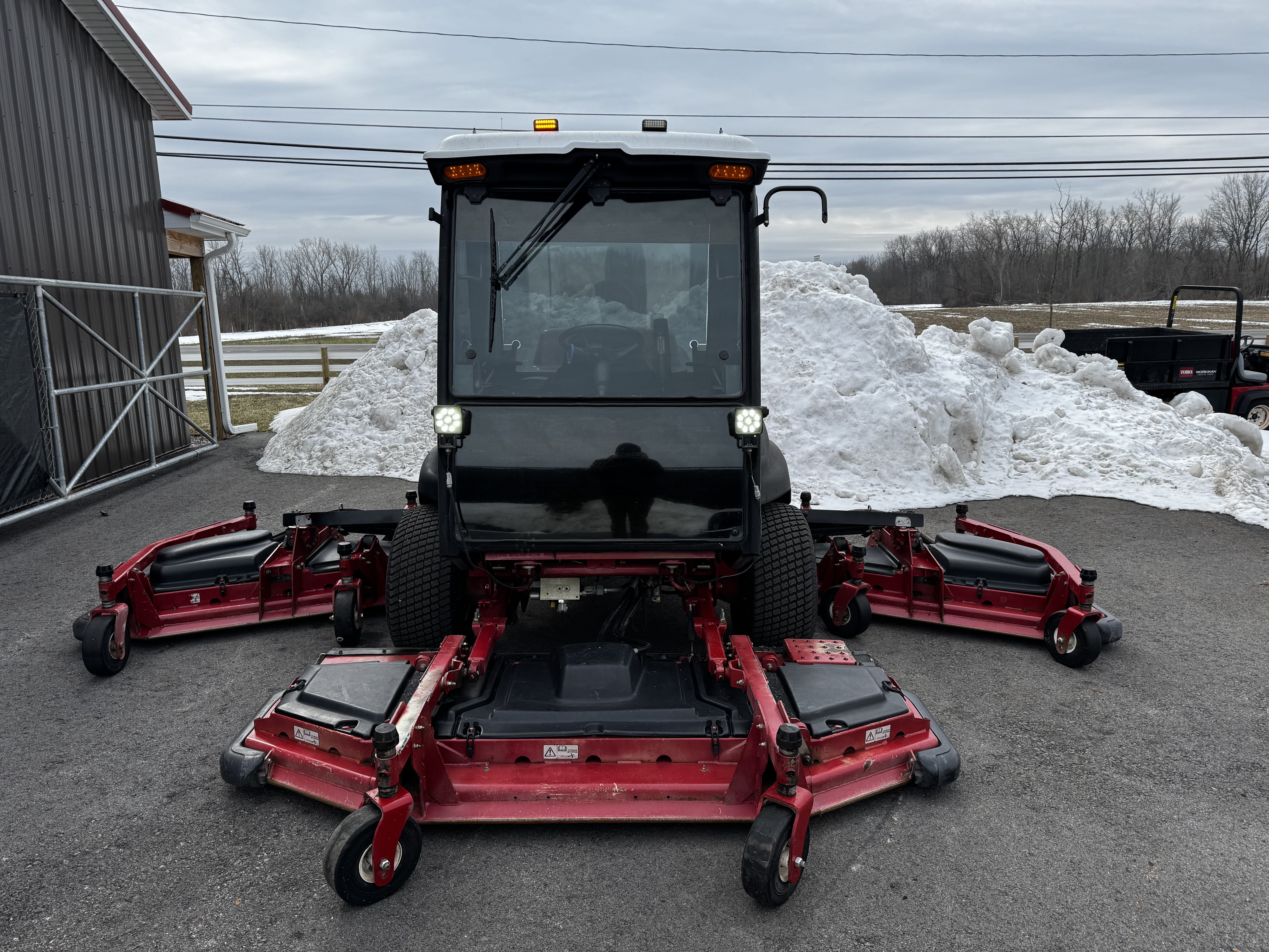 Toro-Groundsmaster-5910-5.jpg.0b87d5cb7405f203eb0013d43d12aed6.jpg