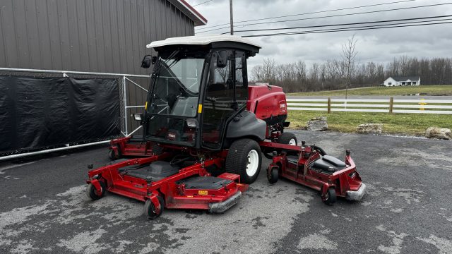 Toro-Groundsmaster-5910-Diesel-4×4-Wide-Area-Mower-4.jpg.507af1c073db91841e1e29706686d8a9.jpg