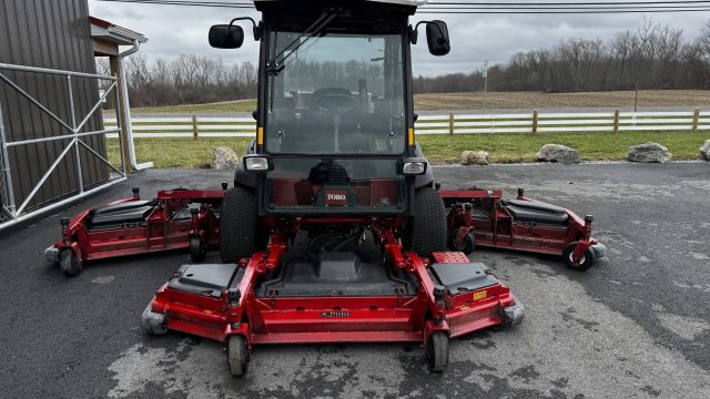 Toro-Groundsmaster-5910-Diesel-4×4-Wide-Area-Mower-5.jpg.375eef81ac2f3370cb85dba99aff863a.jpg