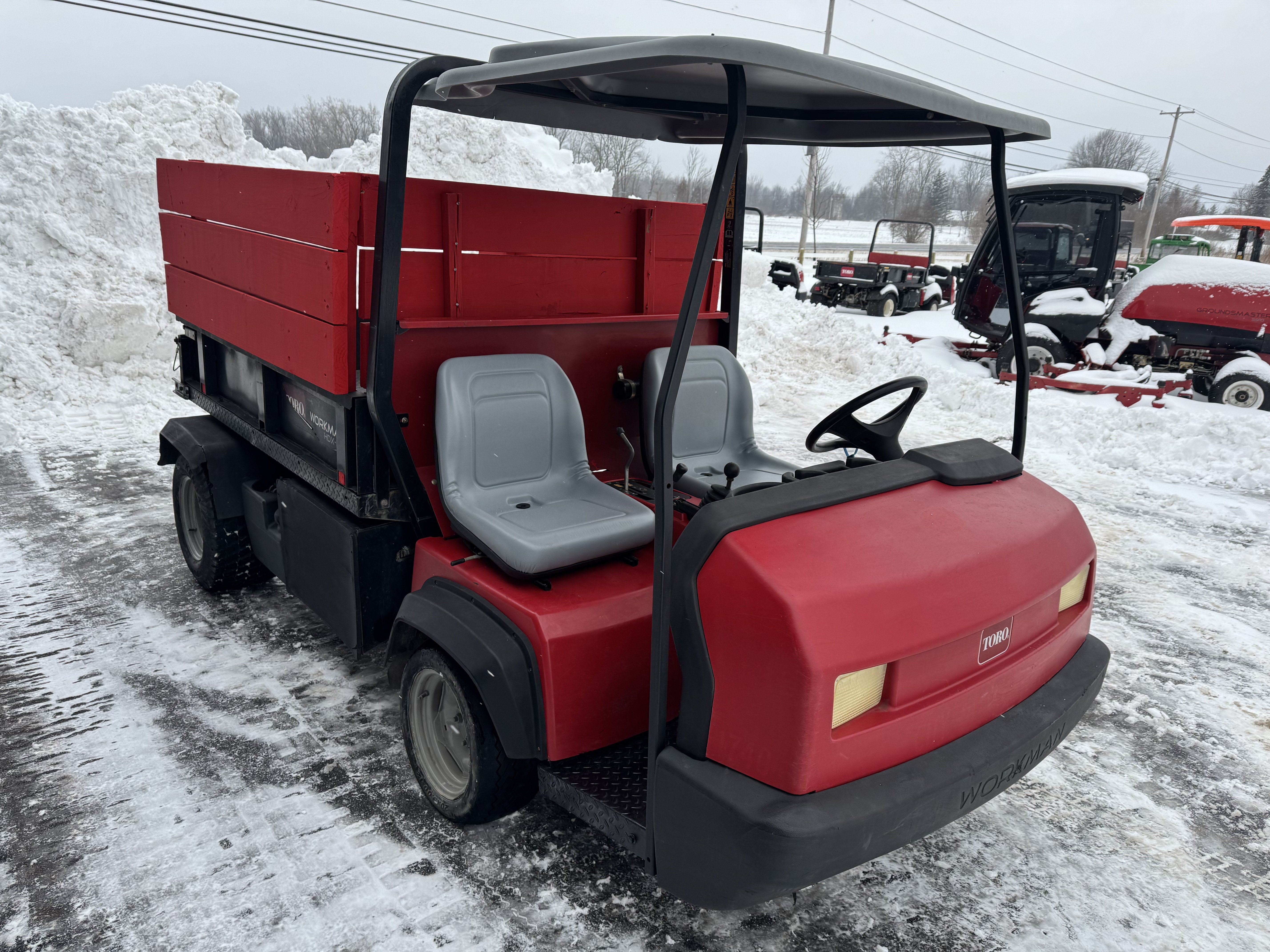 Toro-HDX-D-2×4-Utility-Cart-8.jpeg.9f90d98e4b70de17c4c47dacc8337938.jpeg