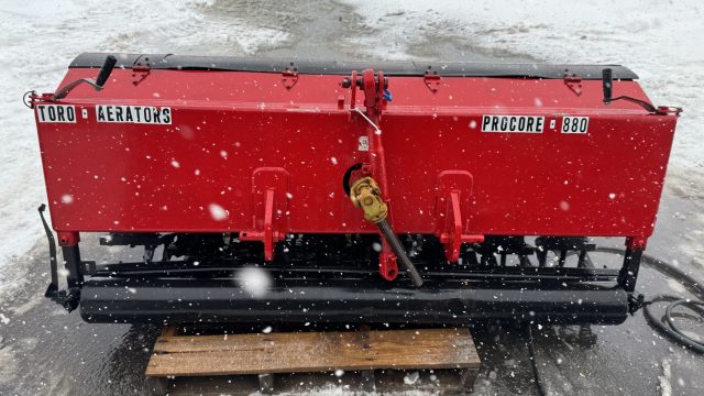 Toro-ProCore-880-Aerator-1.jpeg.6e14c5d0f855d4f81b91b93591d67c73.jpeg