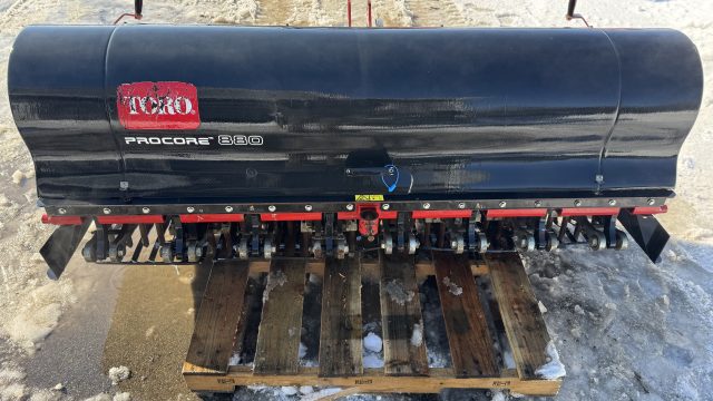 Toro-ProCore-880-Aerator-3.jpeg.7bf66ef7e501b64fe9dcf3aa69a4f253.jpeg