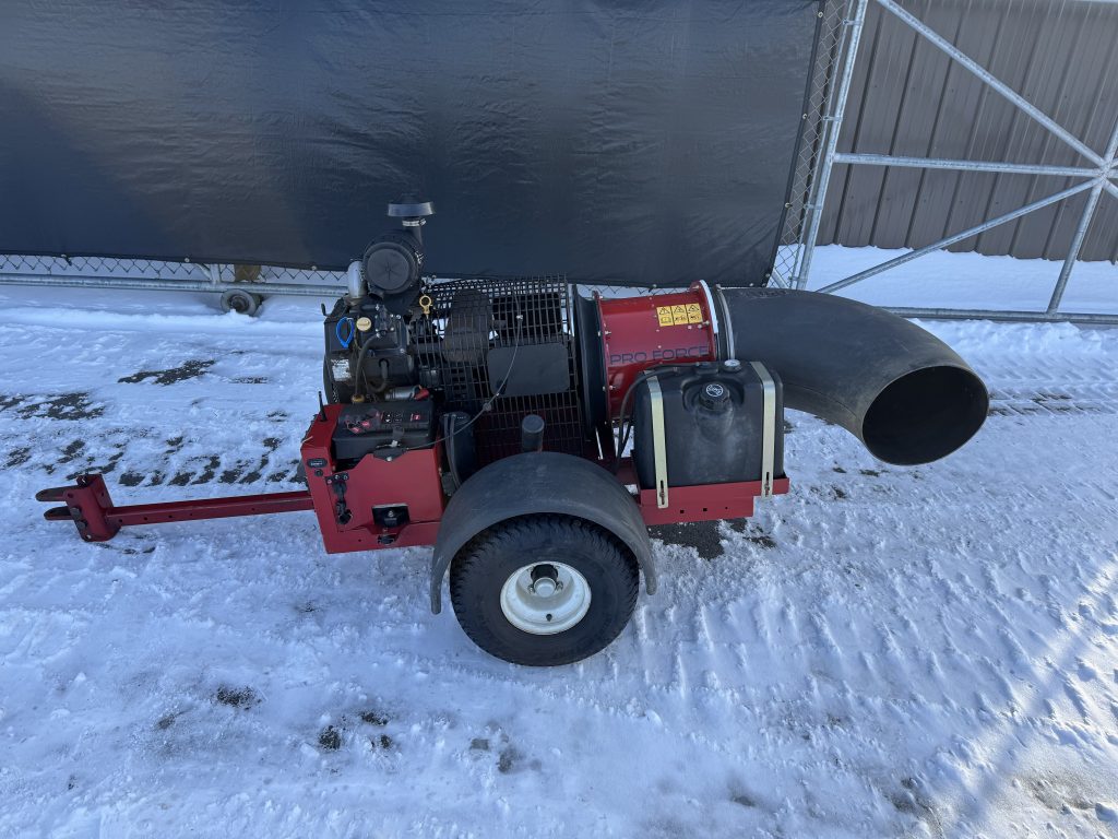 Toro-ProForce-Blower-3.jpeg.5fb476a4a4d3fcc83ef5613348db054c.jpeg