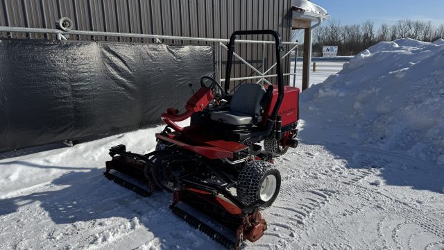 Toro-Reelmaster-3100D-Greens-Mower-1.jpeg.b19082e9ab4c2631d21f84aad469bb12.jpeg