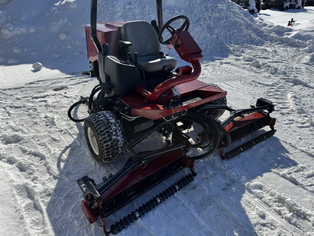 Toro-Reelmaster-3100D-Greens-Mower-6.jpeg.668d43b8f9fe5c571645776dbc12942f.jpeg