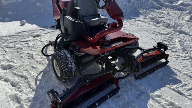 Toro-Reelmaster-3100D-Greens-Mower-6.jpeg.668d43b8f9fe5c571645776dbc12942f.jpeg