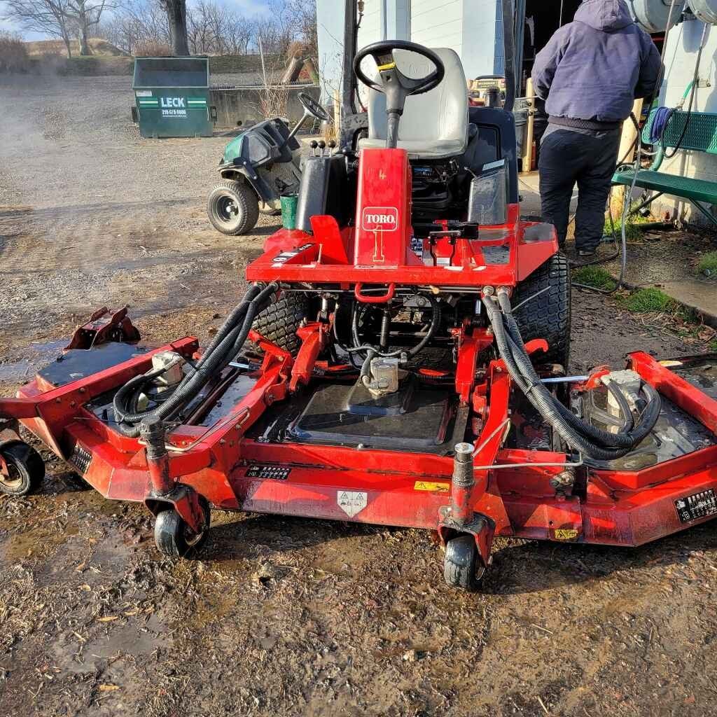 Toro4100RoughMower1.jpg.f34c5caa951268c540484c6dd87f83ba.jpg