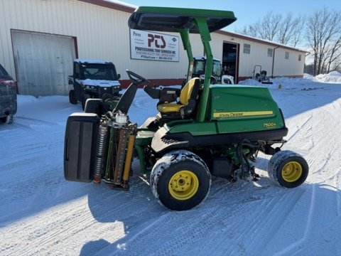johndeere3065364.jpg.c455a6317fe2dcbbf443712dc5313895.jpg